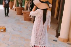 迪拜小姐姐吃鸡蛋,迪拜小姐姐的鸡蛋美食之旅