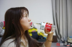 喝水的网红,揭秘流行水杯背后的健康密码